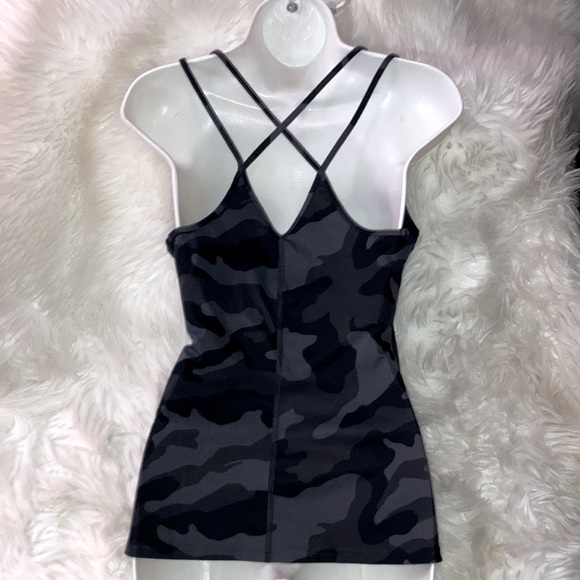 OLD NAVY Strappy Camo Tank Shelf with Removable Pad Inserts L - Picture 4 of 13